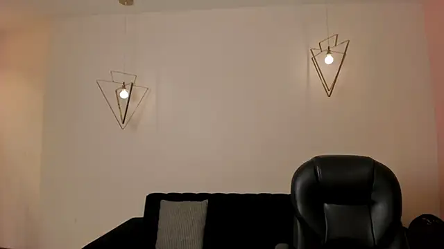 Snapshot of AliceHarper_ chatting on 11/06/25, 05:47 AliceHarper online show from 11/06/25, 05:47