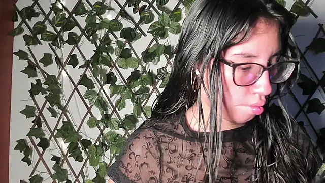 CoralineSanchez online show from 10/26/25, 11:42