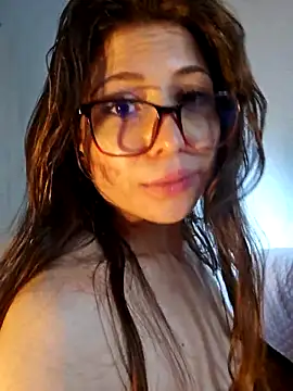 Snapshot of mmmVirginia chatting on 12/21/25, 07:54 mmmVirginia online show from 12/21/25, 07:54