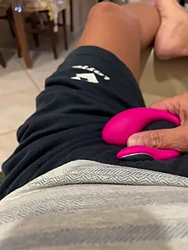 Snapshot of Teloficco chatting on 10/01/25, 11:22 Teloficco online show from 10/01/25, 11:22