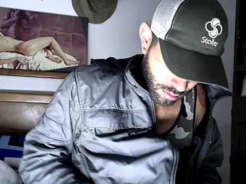 Snapshot of hideonbush051 chatting on 09/26/25, 11:58 hideonbush051 online show from 09/26/25, 11:58