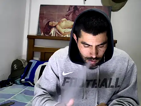 Snapshot of hideonbush051 chatting on 10/11/25, 09:46 hideonbush051 online show from 10/11/25, 09:46