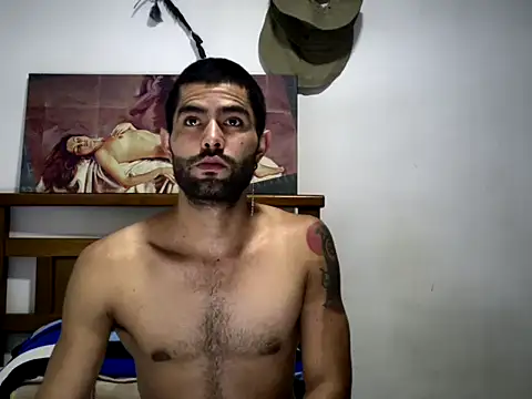 Snapshot of hideonbush051 chatting on 10/14/25, 12:55 hideonbush051 online show from 10/14/25, 12:55