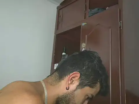 hideonbush051 online show from 03/06/26, 12:45