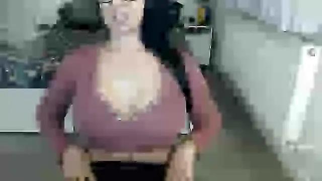 KimBeee online show from 01/30/25, 12:37