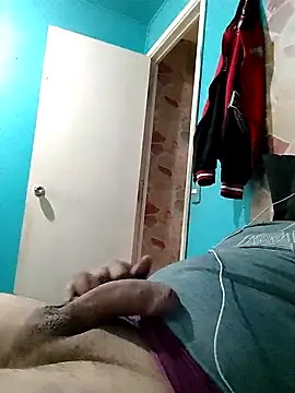 Snapshot of mundogo chatting on 10/13/25, 03:12 mundogo online show from 10/13/25, 03:12