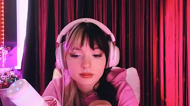 Snapshot of Avi_Nile chatting on 01/14/26, 03:01 Avi Nile online show from 01/14/26, 03:01