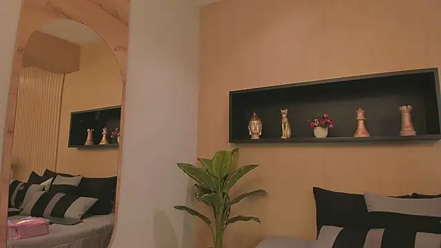 IrisBaker online show from 03/03/25, 11:24