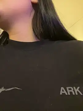 IrisBaker online show from 10/28/25, 09:17