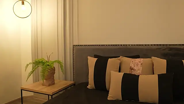 IrisBaker online show from 11/03/25, 08:54