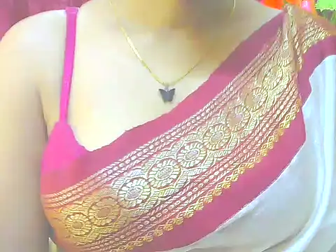 Snapshot of ishmita99 chatting on 12/25/24, 10:06 ishmita99 online show from 12/25/24, 10:06