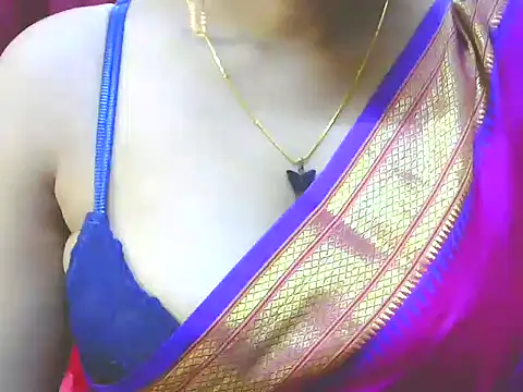 Snapshot of ishmita99 chatting on 03/08/25, 06:10 ishmita99 online show from 03/08/25, 06:10