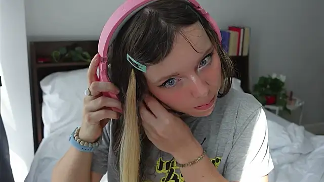 Snapshot of Ayra_Lust chatting on 03/02/25, 06:48 Ayra Lust online show from 03/02/25, 06:48