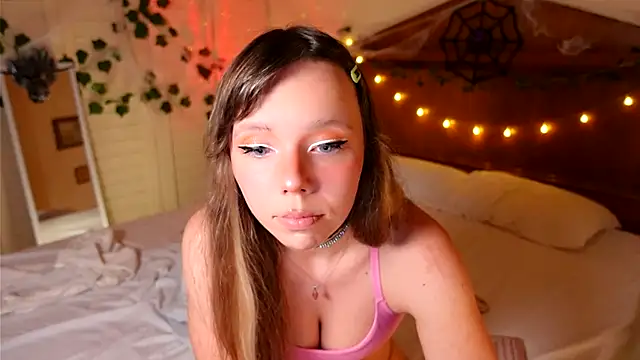 Snapshot of Ayra_Lust chatting on 10/25/25, 10:26 Ayra Lust online show from 10/25/25, 10:26