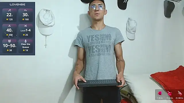 Snapshot of samfox_ chatting on 03/16/26, 11:25 samfox online show from 03/16/26, 11:25