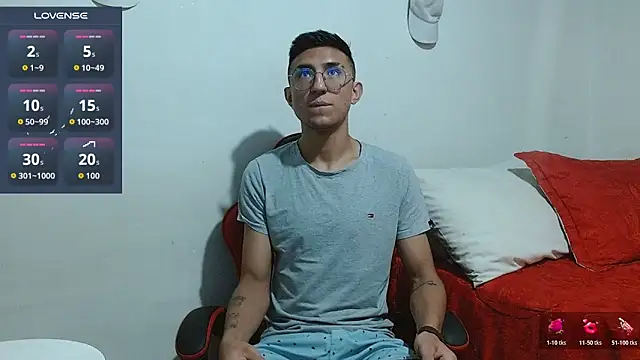 Snapshot of samfox_ chatting on 03/17/26, 11:13 samfox online show from 03/17/26, 11:13