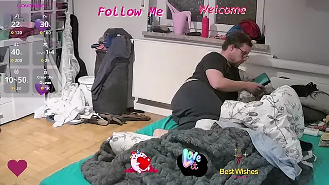 Snapshot of larsgessner30 chatting on 10/21/25, 08:31 larsgessner30 online show from 10/21/25, 08:31