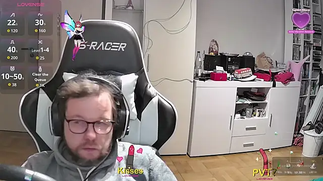 Snapshot of larsgessner30 chatting on 11/13/25, 09:14 larsgessner30 online show from 11/13/25, 09:14