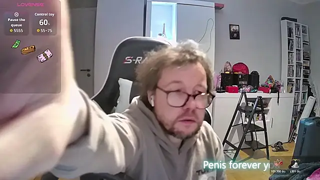 Snapshot of larsgessner30 chatting on 01/06/26, 04:05 larsgessner30 online show from 01/06/26, 04:05