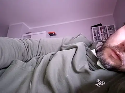 Snapshot of larsgessner30 chatting on 01/14/26, 11:42 larsgessner30 online show from 01/14/26, 11:42