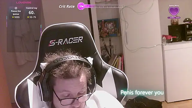 Snapshot of larsgessner30 chatting on 02/23/26, 07:55 larsgessner30 online show from 02/23/26, 07:55