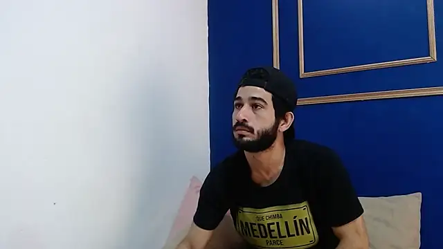 Moon and aaron online show from 03/17/26, 04:17