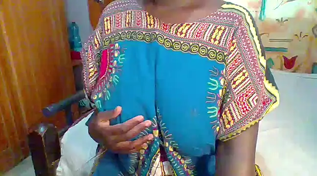 Snapshot of pretty_almah chatting on 12/04/24, 02:48 pretty almah online show from 12/04/24, 02:48