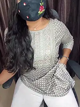 Snapshot of Tanvi-patil chatting on 12/19/25, 06:20 Tanvi-patil online show from 12/19/25, 06:20