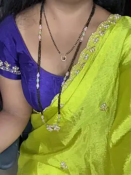 Snapshot of Tanvi-patil chatting on 02/15/26, 04:58 Tanvi-patil online show from 02/15/26, 04:58
