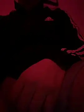 Snapshot of FumesClouds chatting on 12/05/25, 10:35 FumesClouds online show from 12/05/25, 10:35