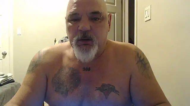 Newfiesausage1972 online show from 02/07/25, 11:01