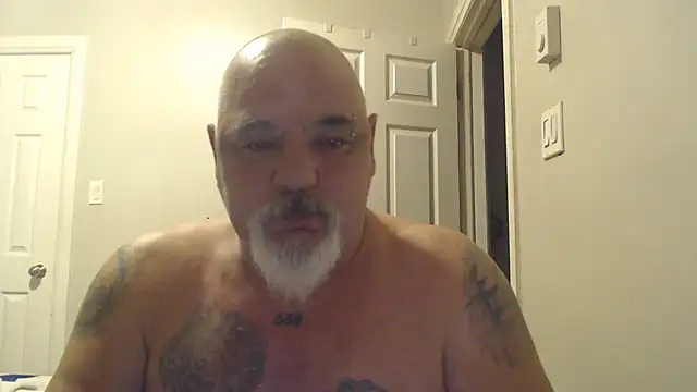 Newfiesausage1972 online show from 03/23/25, 08:59