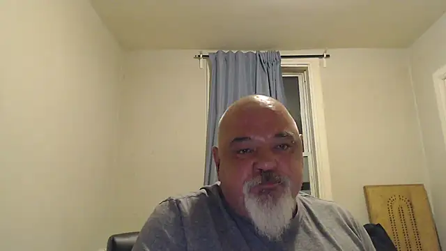 Newfiesausage1972 online show from 09/15/25, 06:46