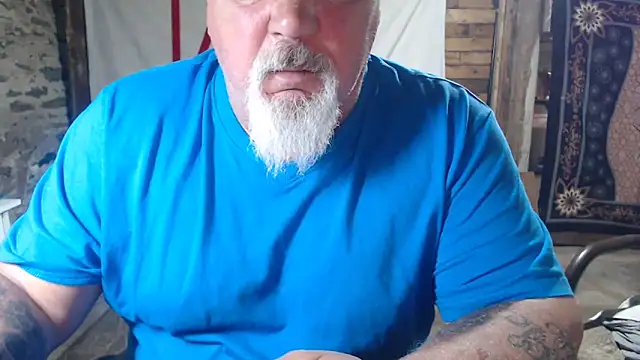 Newfiesausage1972 online show from 06/20/26, 07:44