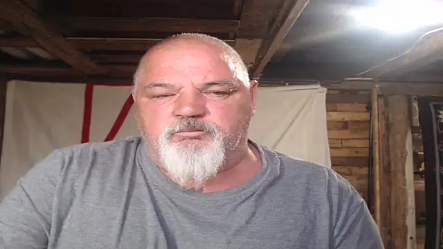 Newfiesausage1972 online show from 06/26/26, 11:25