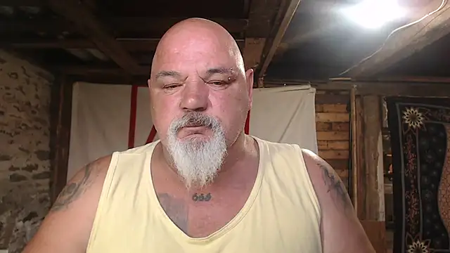 Newfiesausage1972 online show from 06/28/26, 12:11