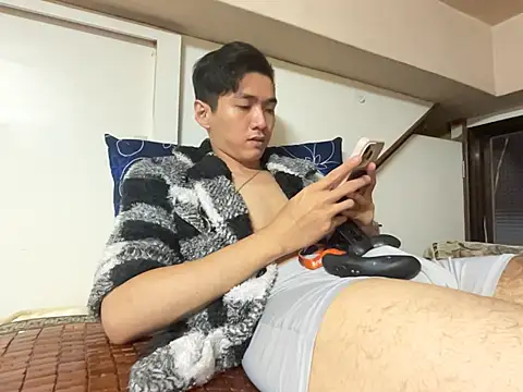 Snapshot of Adam_XDZ chatting on 11/30/25, 07:40 Adam XDZ online show from 11/30/25, 07:40