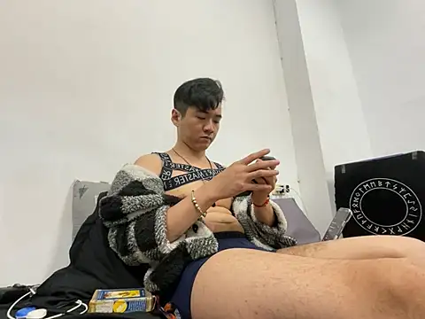 Snapshot of Adam_XDZ chatting on 04/04/26, 10:57 Adam XDZ online show from 04/04/26, 10:57