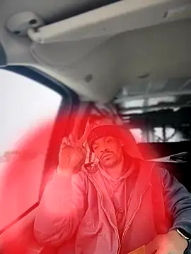 1BeautyN1Beast online show from 12/19/25, 04:47