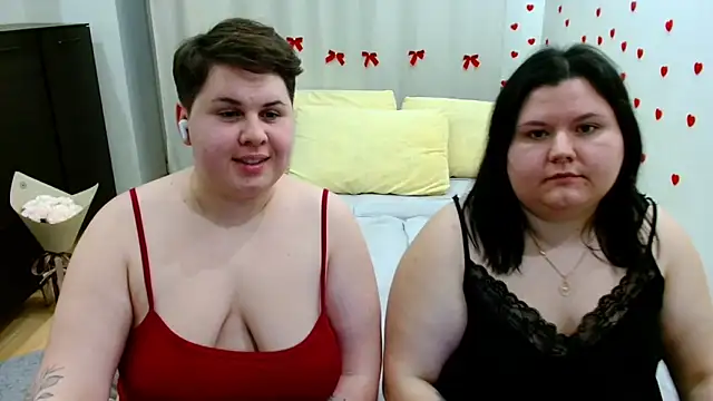 BeckyAndHellen online show from 12/02/25, 10:38