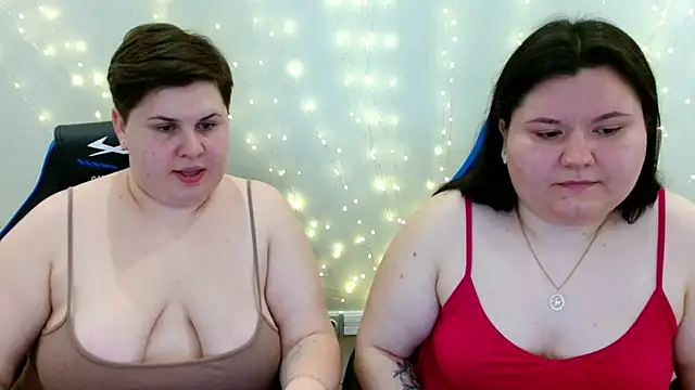Snapshot of BeckyAndHellen chatting on 03/20/26, 11:48 BeckyAndHellen online show from 03/20/26, 11:48