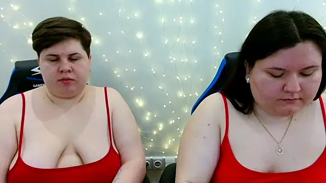 Snapshot of BeckyAndHellen chatting on 03/21/26, 10:42 BeckyAndHellen online show from 03/21/26, 10:42
