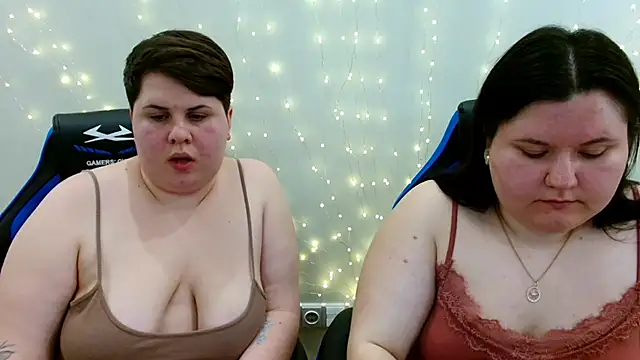Snapshot of BeckyAndHellen chatting on 03/21/26, 10:46 BeckyAndHellen online show from 03/21/26, 10:46