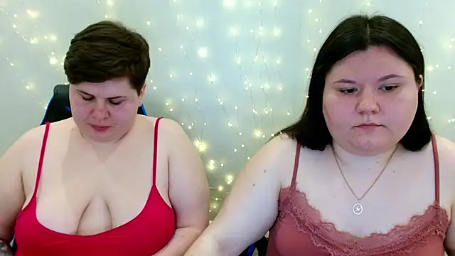 Snapshot of BeckyAndHellen chatting on 03/24/26, 01:38 BeckyAndHellen online show from 03/24/26, 01:38