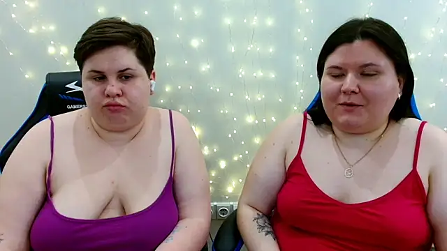 Snapshot of BeckyAndHellen chatting on 03/27/26, 11:26 BeckyAndHellen online show from 03/27/26, 11:26