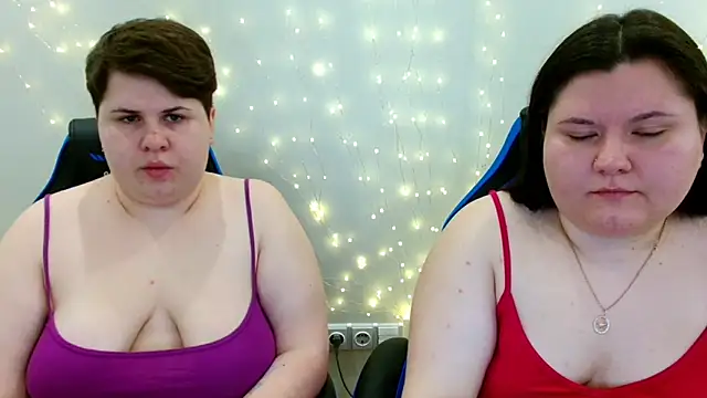 Snapshot of BeckyAndHellen chatting on 03/28/26, 12:05 BeckyAndHellen online show from 03/28/26, 12:05