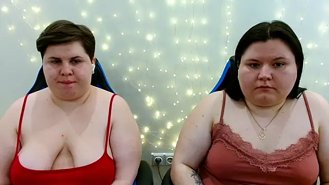 Snapshot of BeckyAndHellen chatting on 03/29/26, 10:21 BeckyAndHellen online show from 03/29/26, 10:21