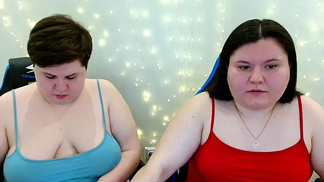 Snapshot of BeckyAndHellen chatting on 04/05/26, 11:40 BeckyAndHellen online show from 04/05/26, 11:40