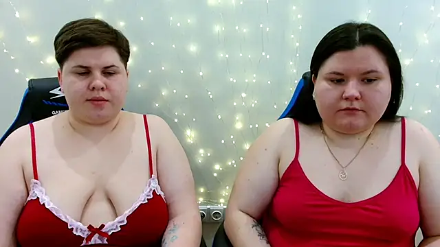Snapshot of BeckyAndHellen chatting on 04/08/26, 05:24 BeckyAndHellen online show from 04/08/26, 05:24