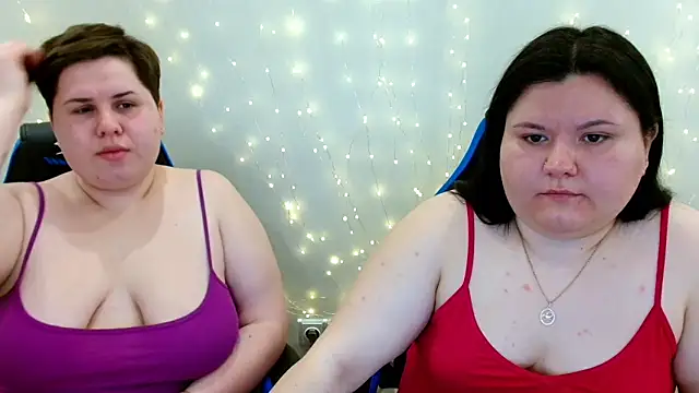 Snapshot of BeckyAndHellen chatting on 04/29/26, 12:20 BeckyAndHellen online show from 04/29/26, 12:20